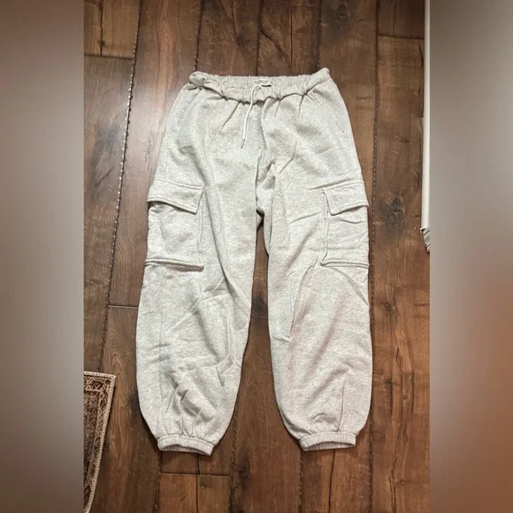 Abercrombie Cargo Sweatpants and Hoodie - Picture 6 of 6